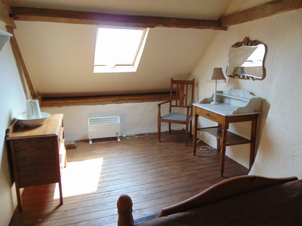 Villa Le Domaine à Saint-Symphorien-des-Monts Extérieur photo